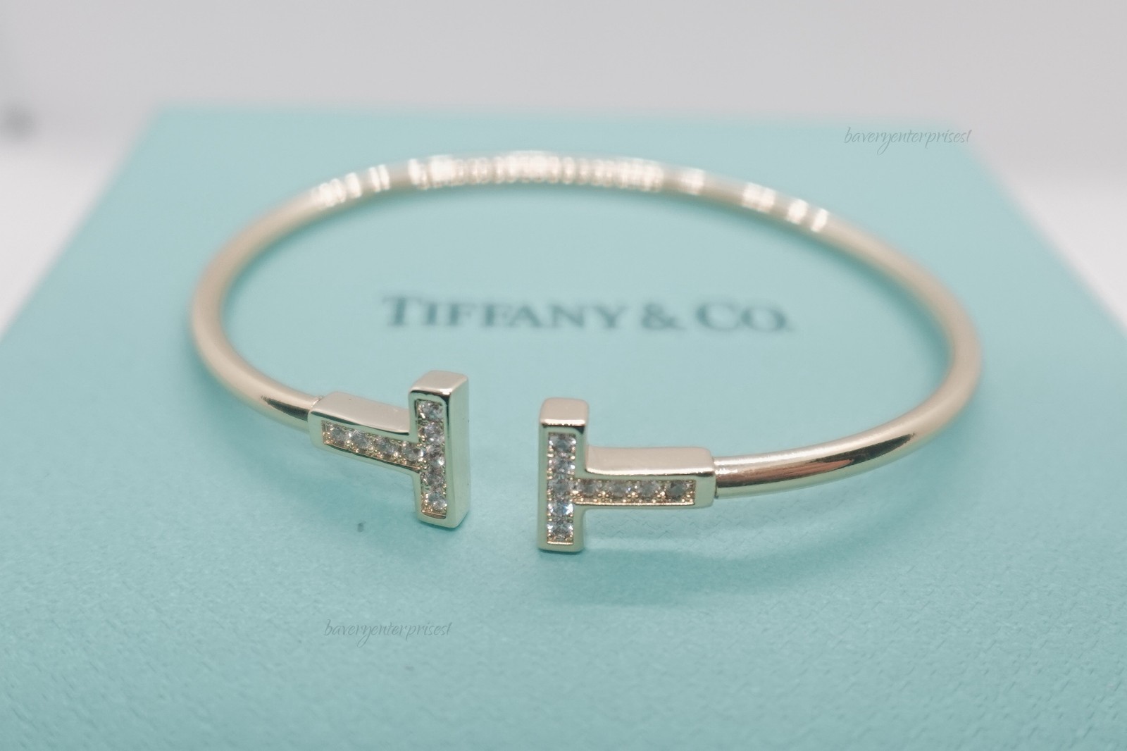 New. BangleTiiffany&Co Bracelet 18k White Gold Diamond Size small