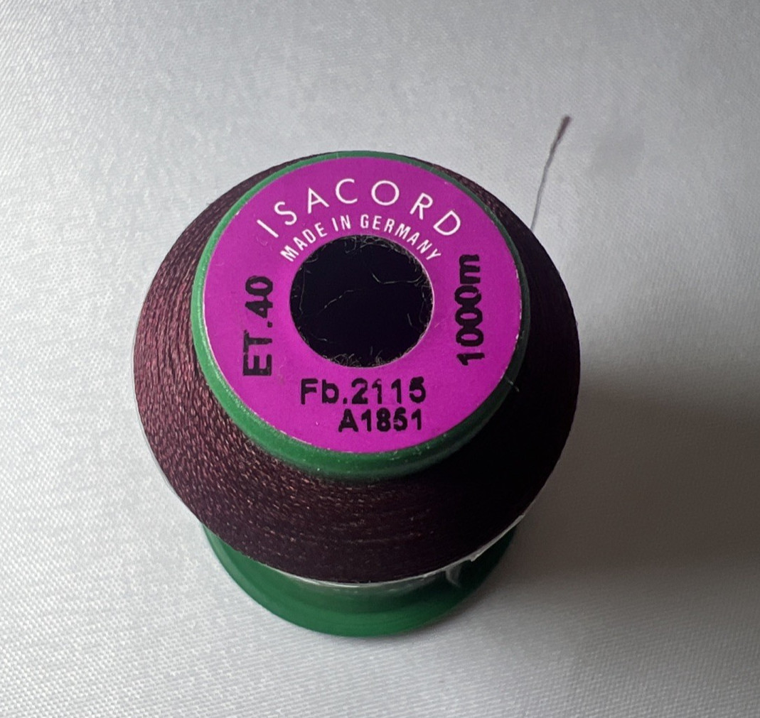 Isacord Embroidery Thread - Beet Red - 1000m 40 wt
