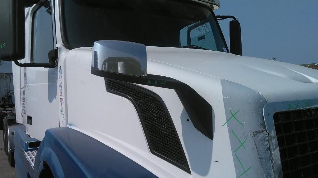 For 2008 VOLVO VNL FENDER/HOOD MIRROR Right ,  OH