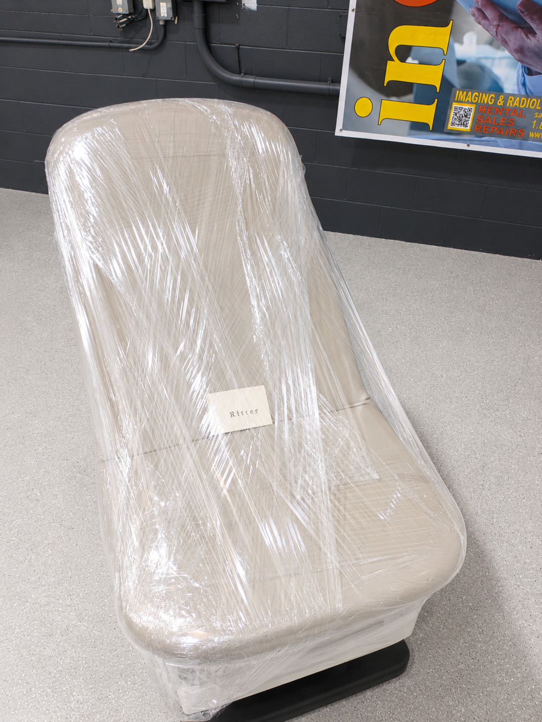Midmark 224 Barrier-Free Power Examination Table with Foot Switch