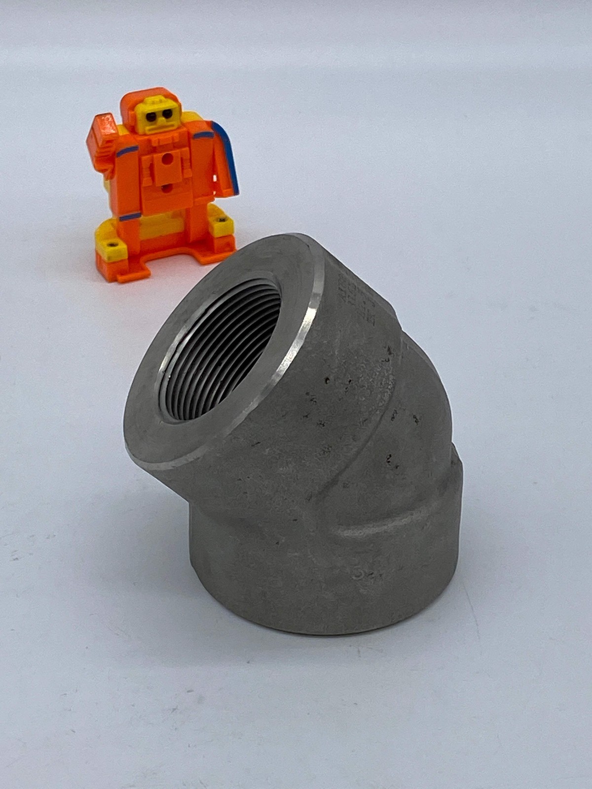 Forged Pipe Fitting 1-1/2" Threaded 45° Elbow 3000LB 316L A182 (No Box)