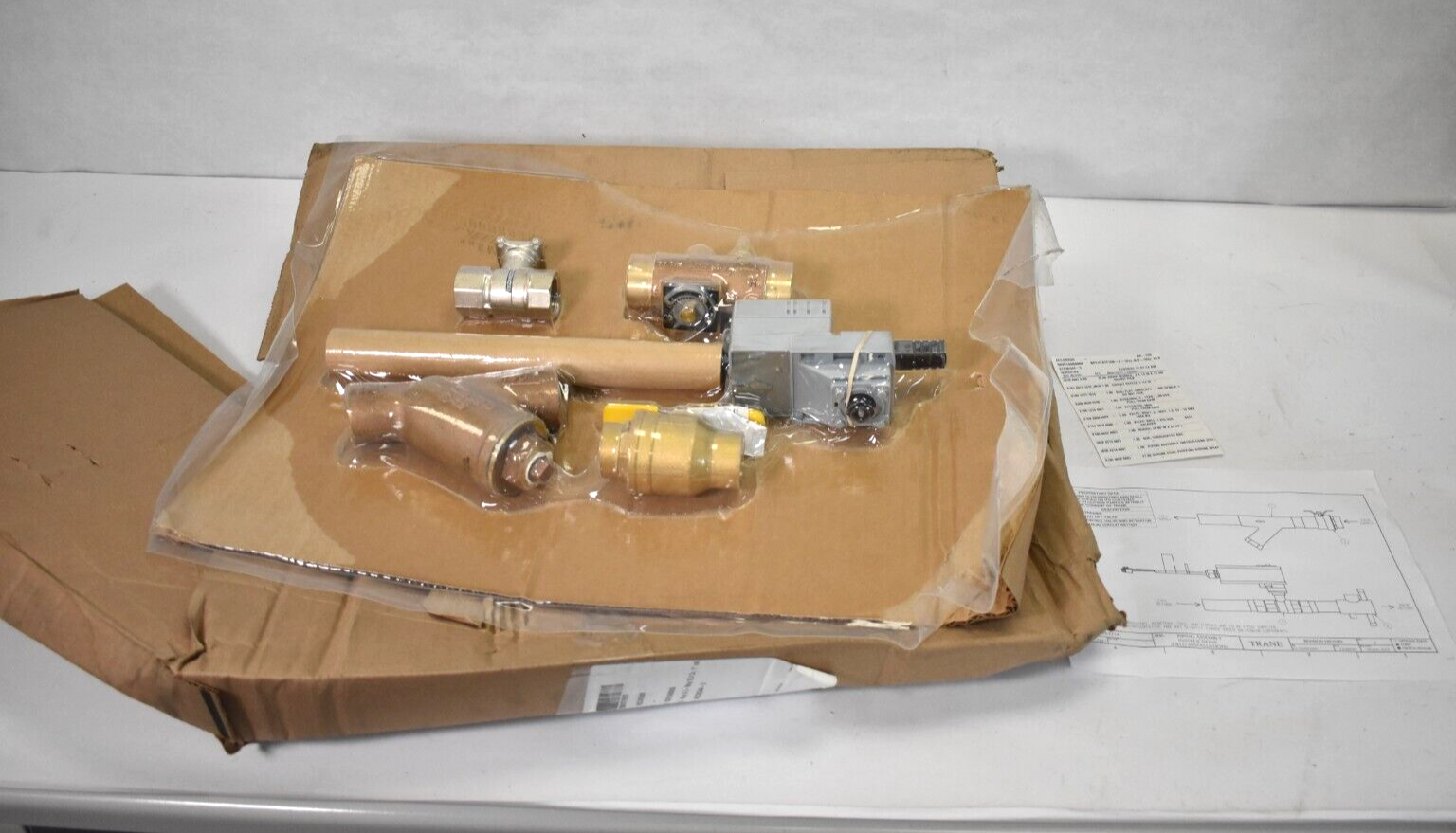Trane Spring Return Actuator X13612100001 w Flange Valve Piping Assemblies