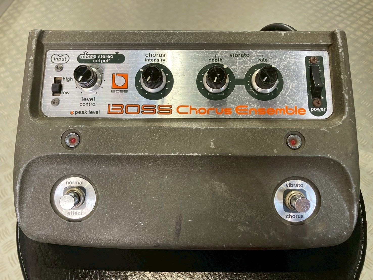 BOSS CE-1 858732