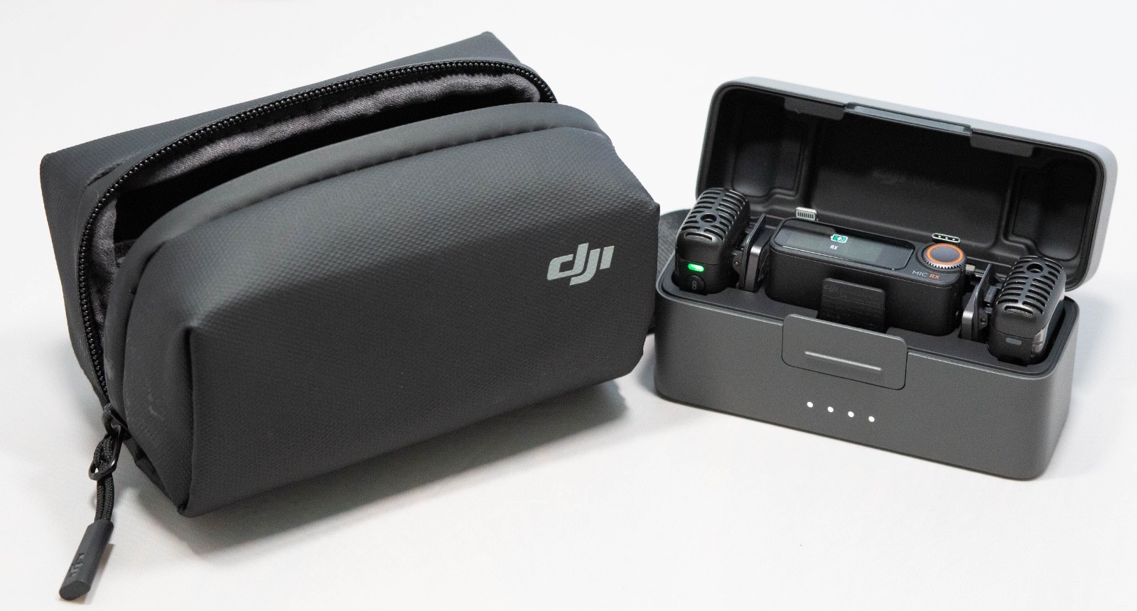 DJI Mic 2 (2TX+1RX+Charging Case)Wireless Microphone 820 ft **MINT**