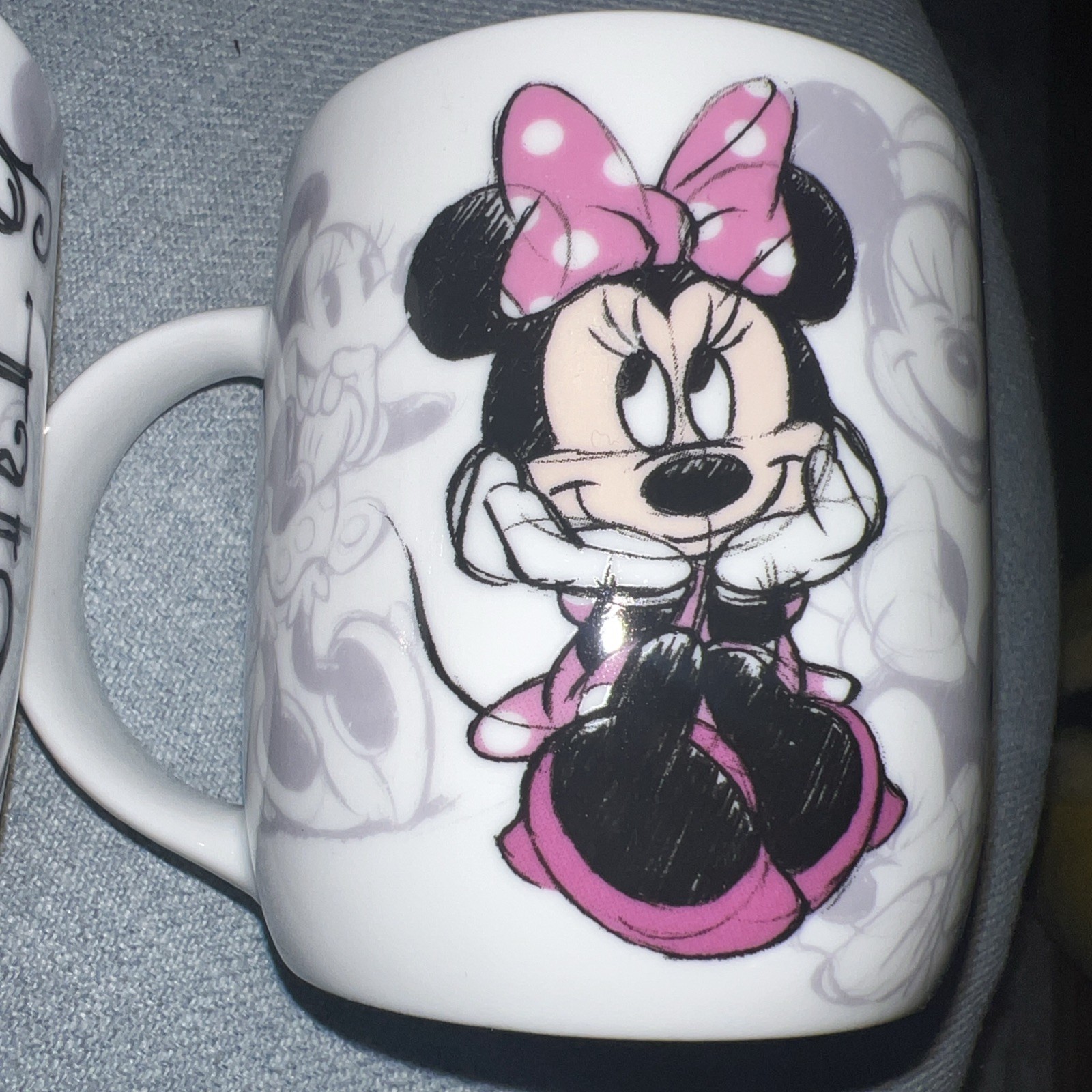 disney 2 pack mugs hot topic mickey & minnie - EUC