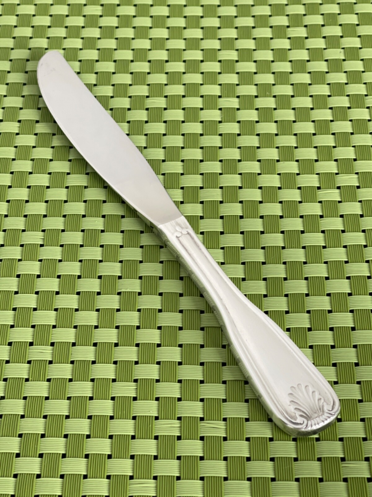 World Tableware COQUILLE Stainless Dinner Knife WT Shell Taiwan Flatware B124G