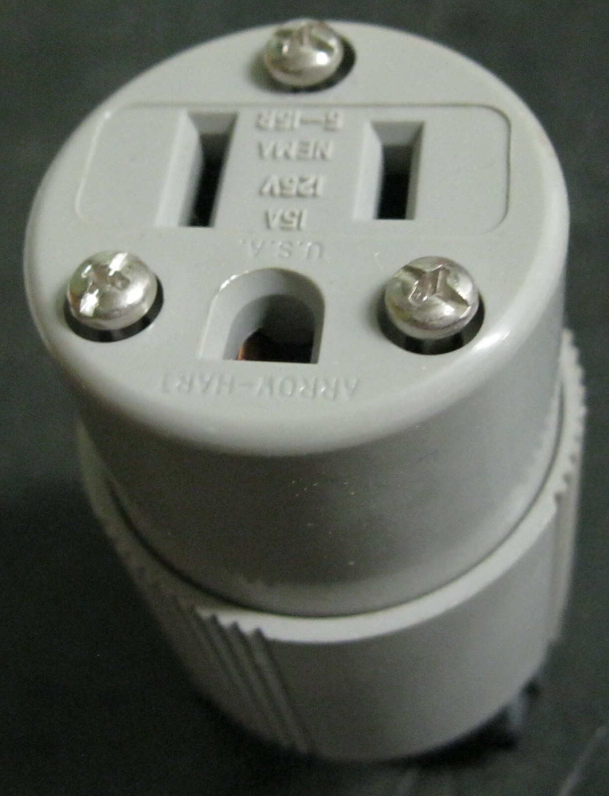 Arrow Hart 4721N Autogrip Locking Plug 2P 3W 15A 125V