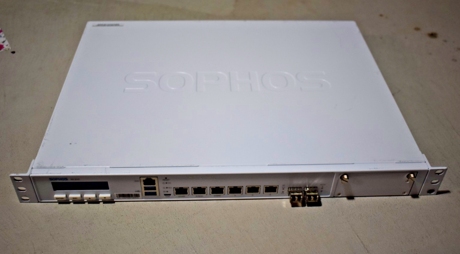 Sophos XG210 v3 8x Gigabit Rackmount OPNsense Firewall G3900 8GB 128GB SSD AESNI