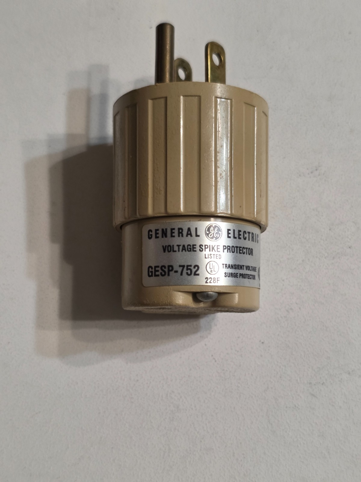 Vintage GE Voltage Spike Protector GESP-752 w/ MOV Varistor