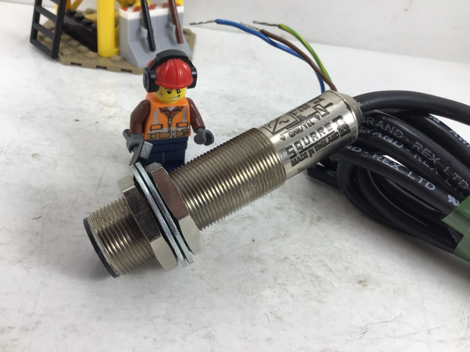 CLASS 9006 - TYPE PSF-121 - SQUARE D - PROXIMITY SENSOR - **NEW OLD STOCK!!**
