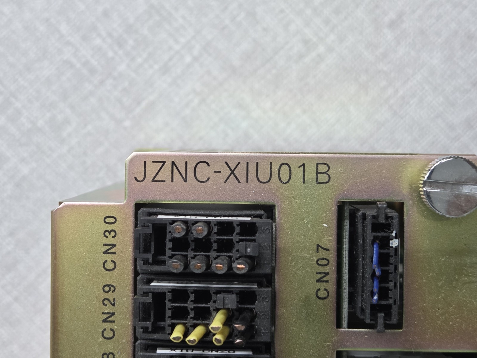 YASKAWA JZNC-XIU01B ROBOT CONTROLLER