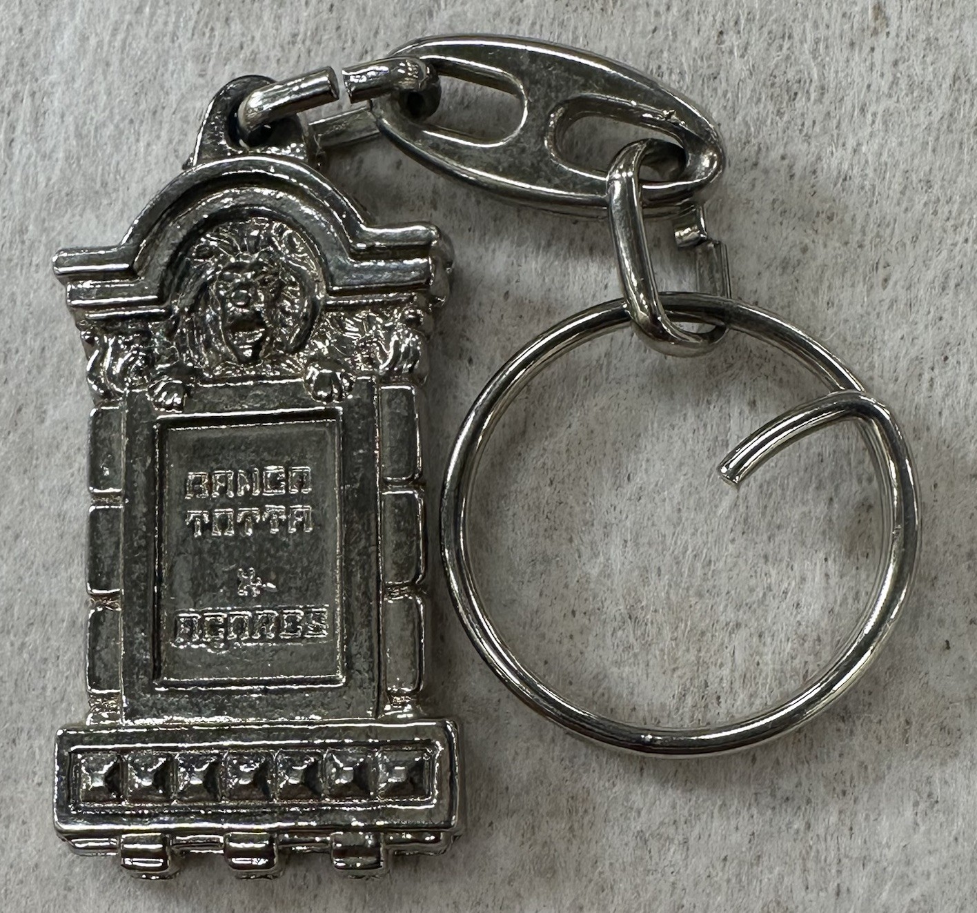 Banco Totta & Açores Lisbon Portugal Metal Keychain