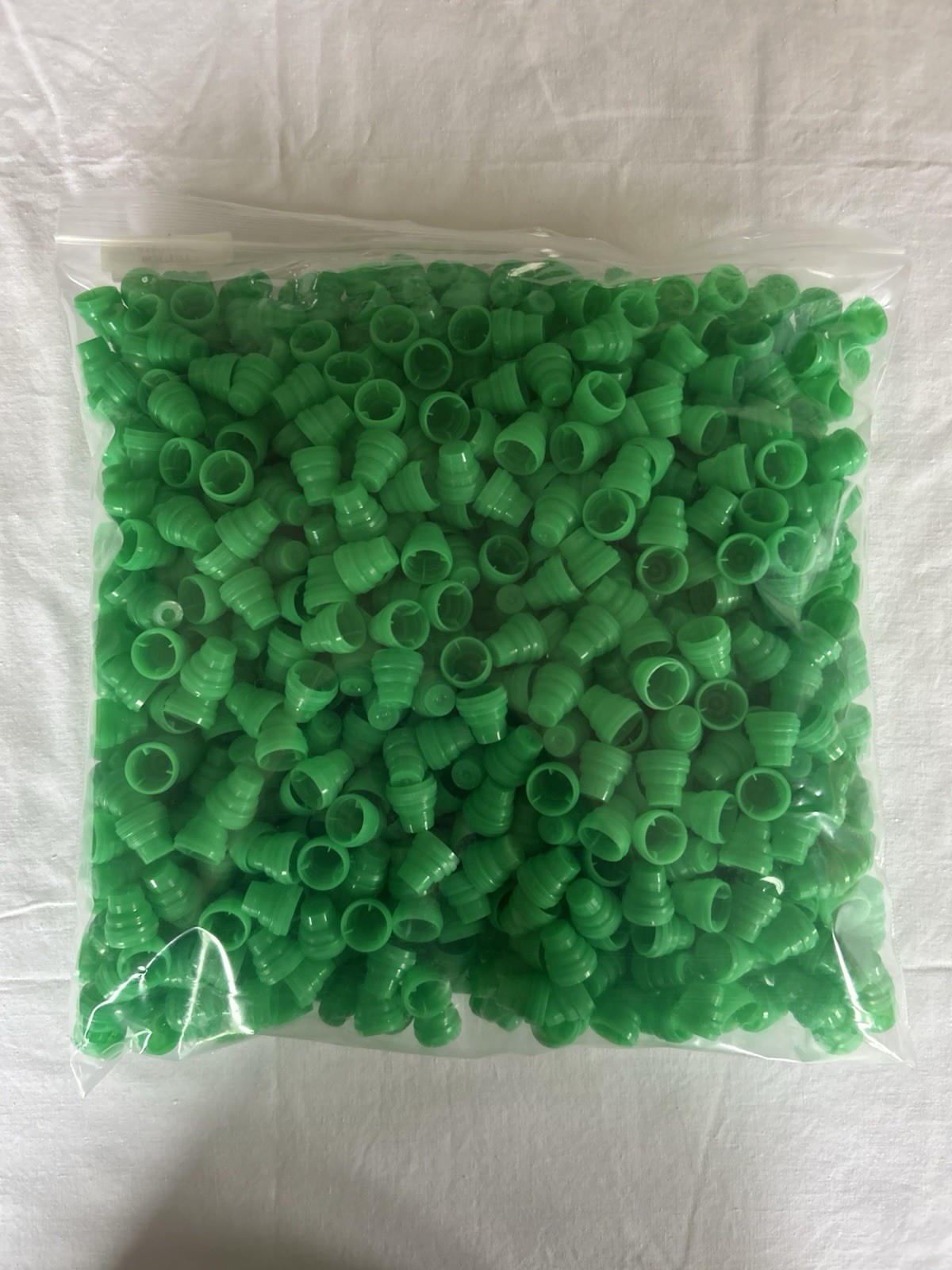 Dynamic Diagnostics 1000 Green Universal Plug Caps