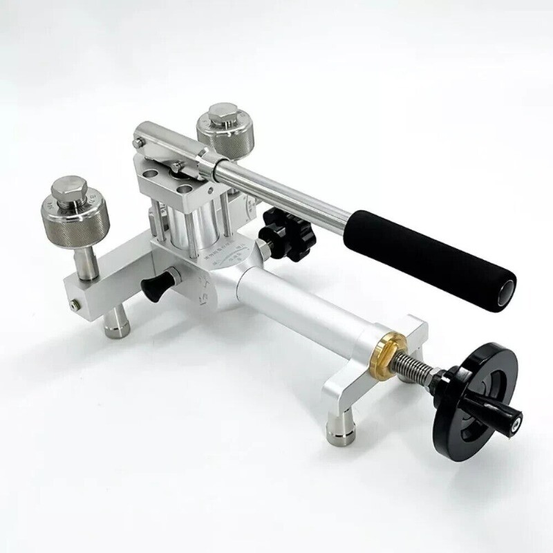 Portable Gas Pressure Pump Handheld Gas Pressure Source Calibration Station