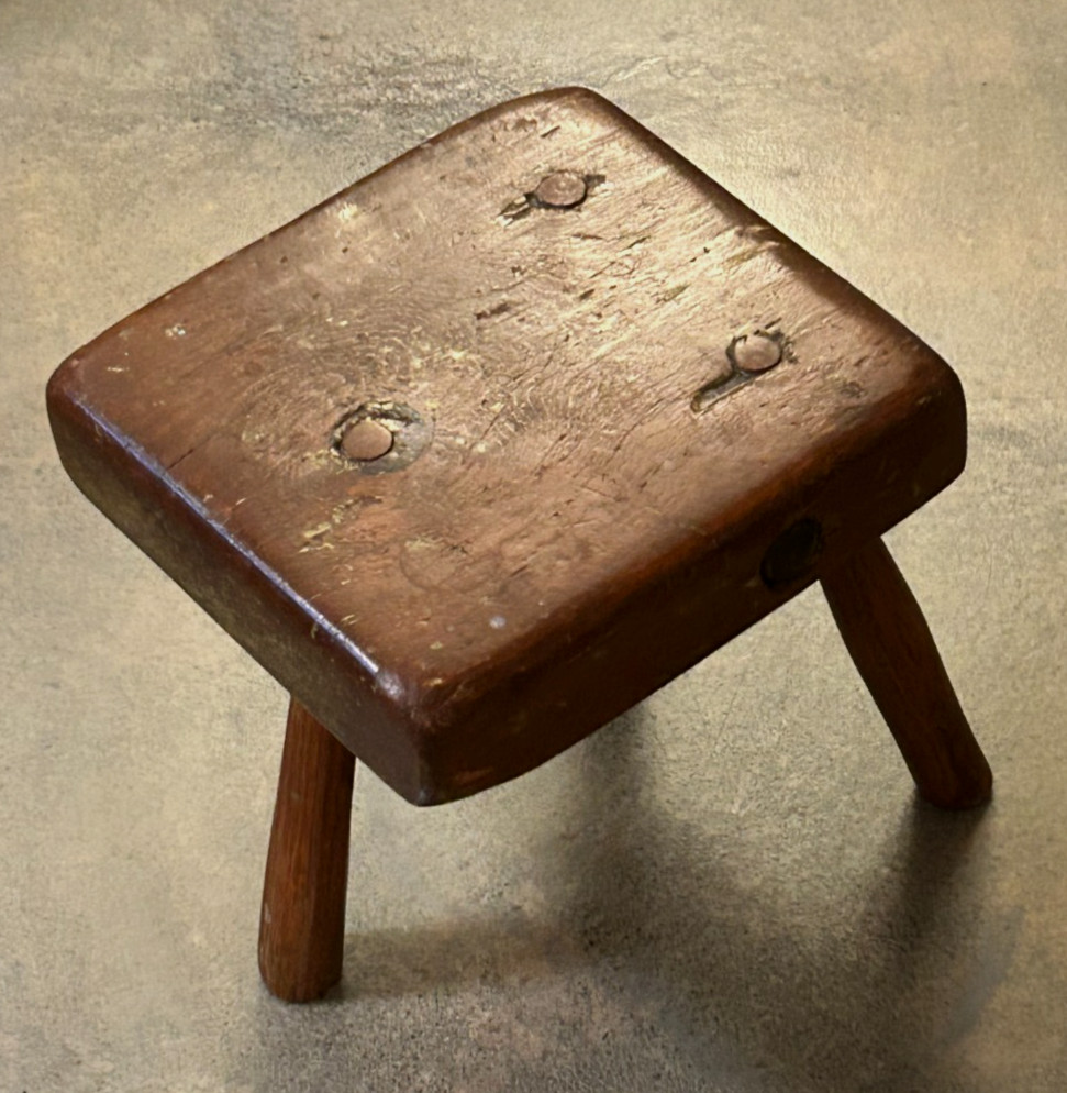 Antique WOODEN TRIPOD MILKING STOOL Wood Pegs Primitive Furniture Old Bench 10"