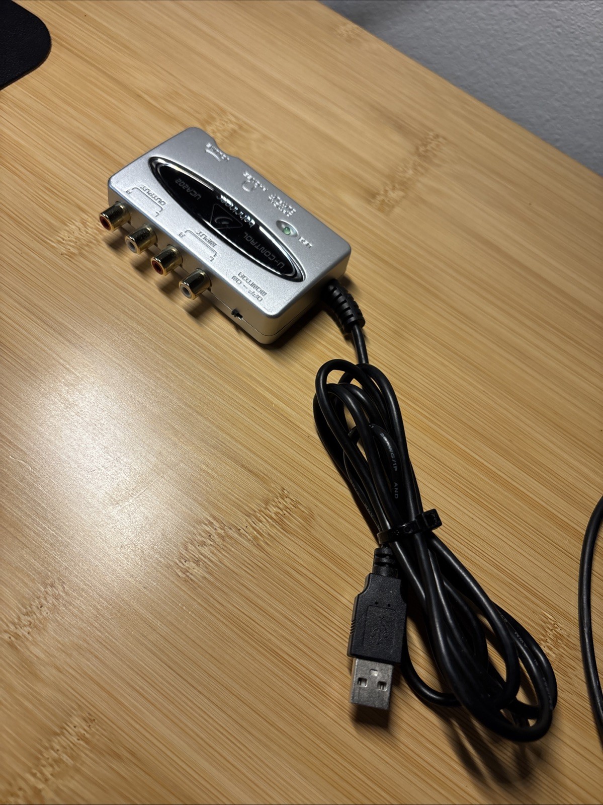Behringer UCA202 Ultra-Low Latency 2-In/2 Out USB/Audio Interface W/Digital Outp