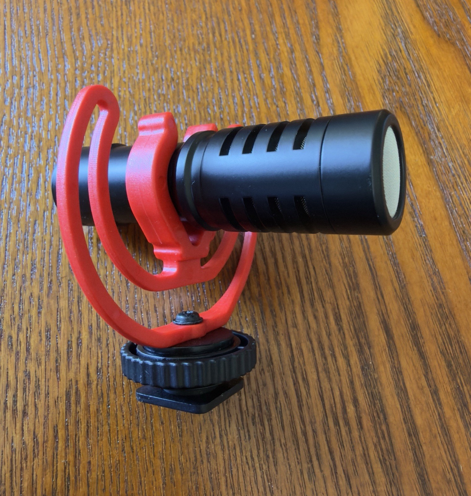 JOBY Wavo Mobile Compact On-Camera Microphone with Rycote Shock Mount