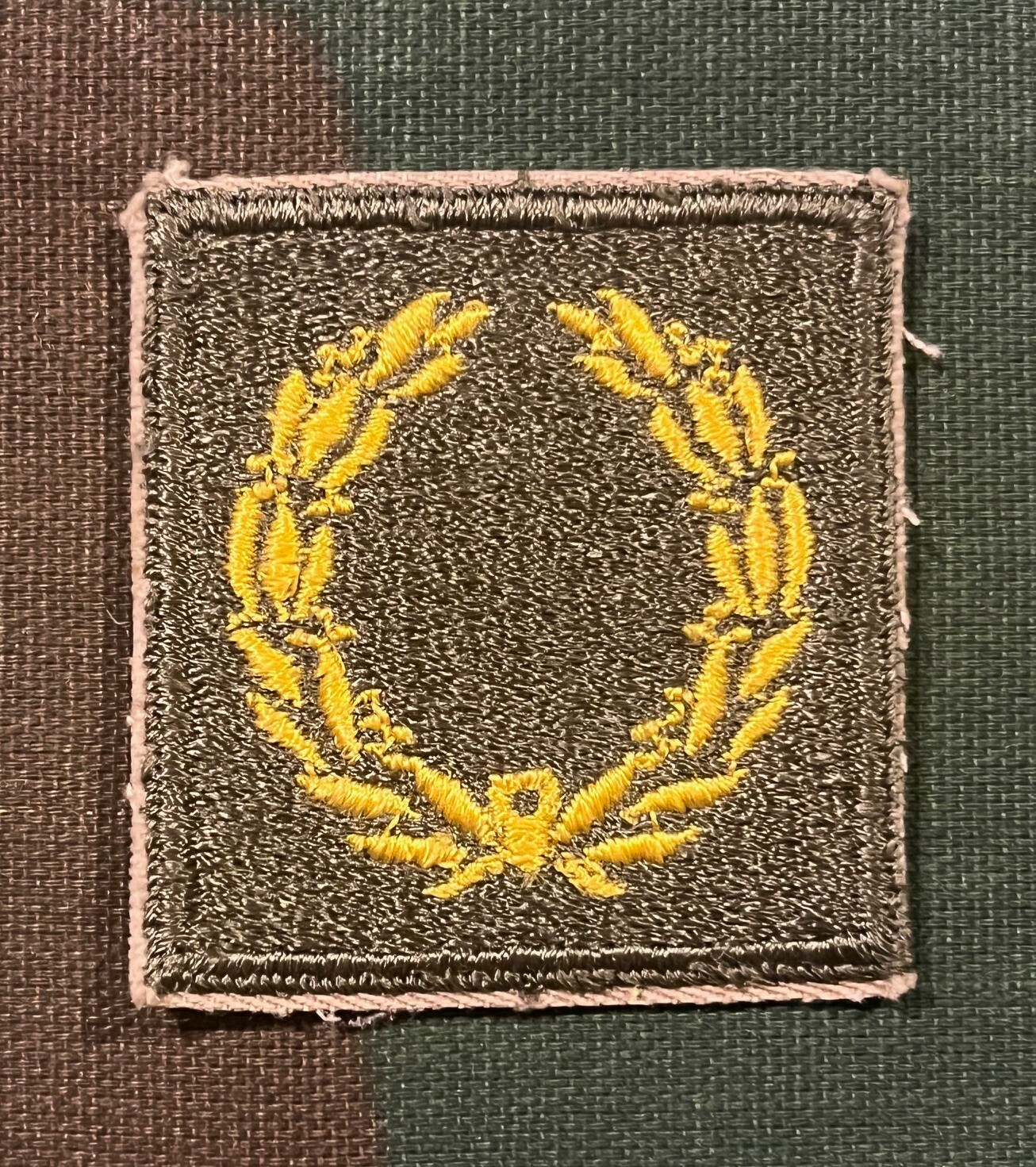 WWII ARMY MERITORIOUS UNIT FIRST AWARD SLEEVE PATCH; FULL COLOR