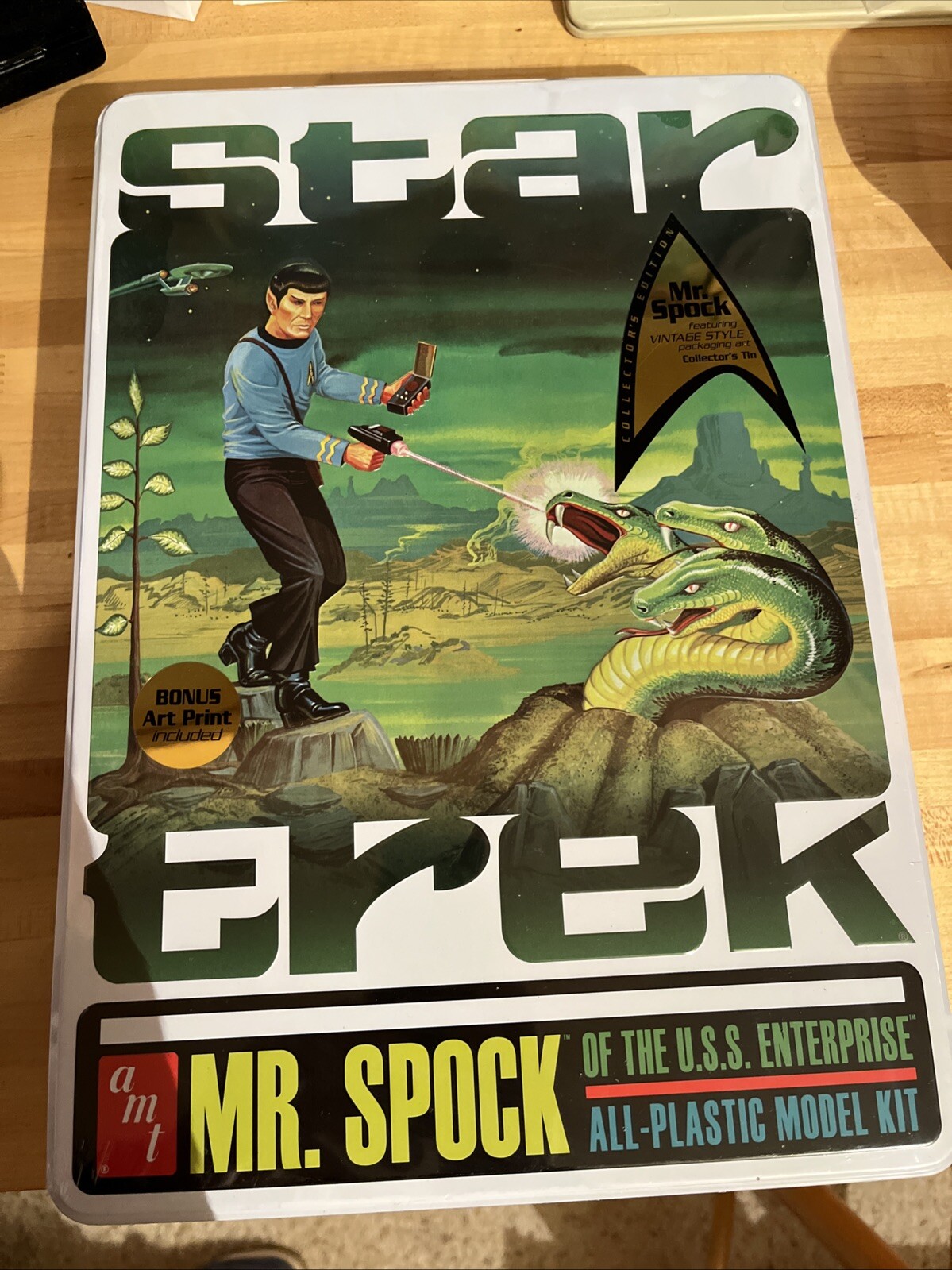 AMT STAR TREK MR. SPOCK  W/ BONUS ART PRINT IN COLLECTORS TIN AMT FACTORY SEALED