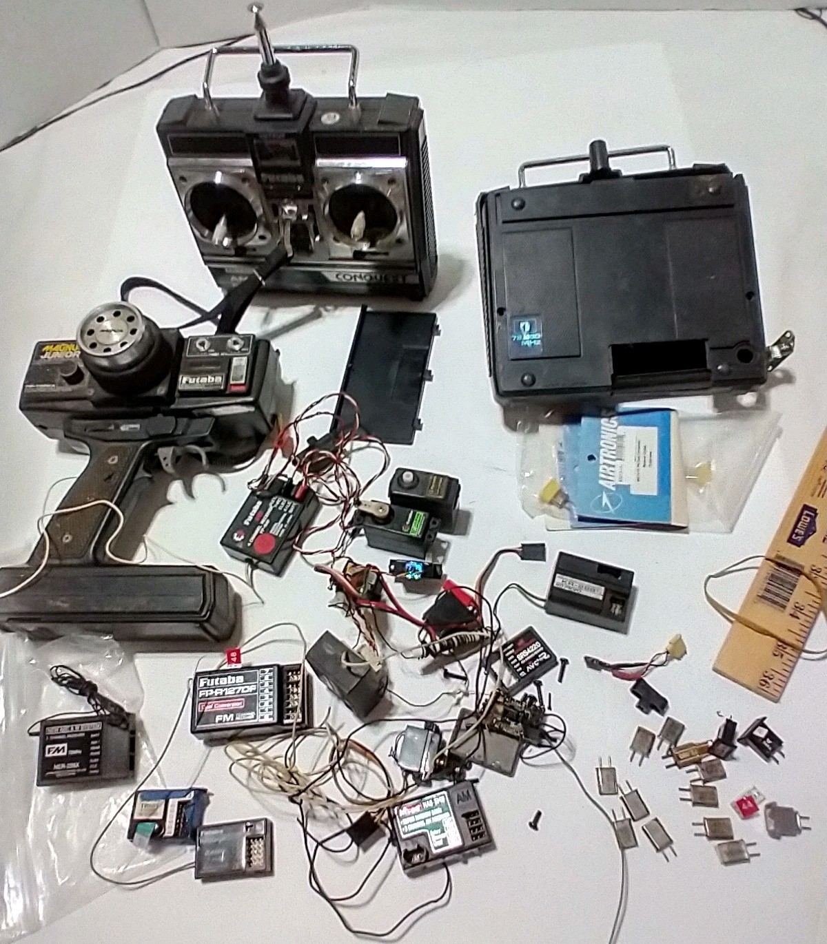 RC Lot of VINTAGE Airplane Radios, Receivers, Crystals, and Misc. Parts