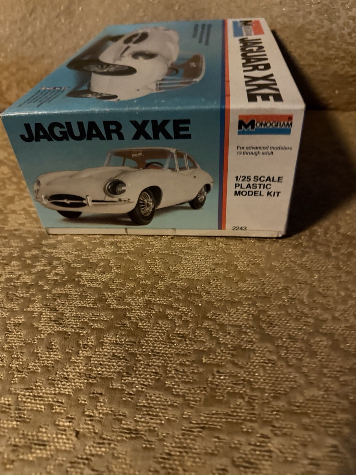 Monogram Jaguar XKE 1:25 Plastic Model Kit Molded in Color 2243