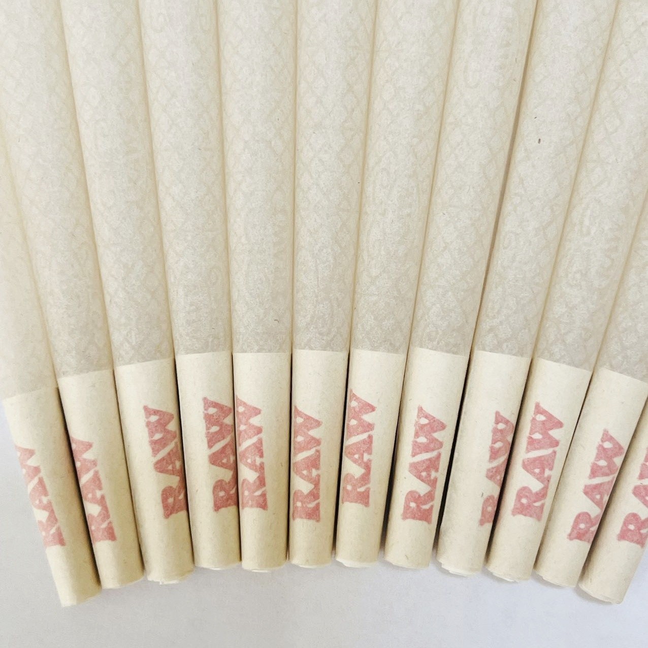 Authentic RAW Organic 1 1/4 Size Pre-Rolled Cones 200 Pack 🌟 Storage Tin