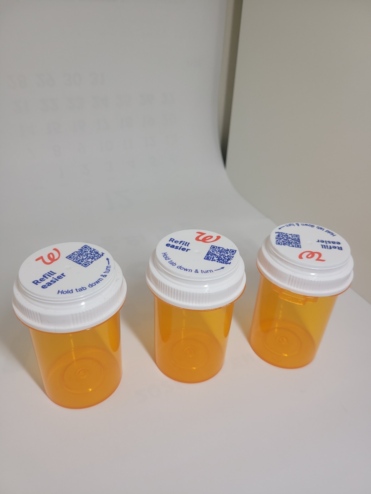 3 PRESCRIPTION BOTTLE, Locking Cap, 3-5/8" x 2", Mouth Opening 1-7/8"