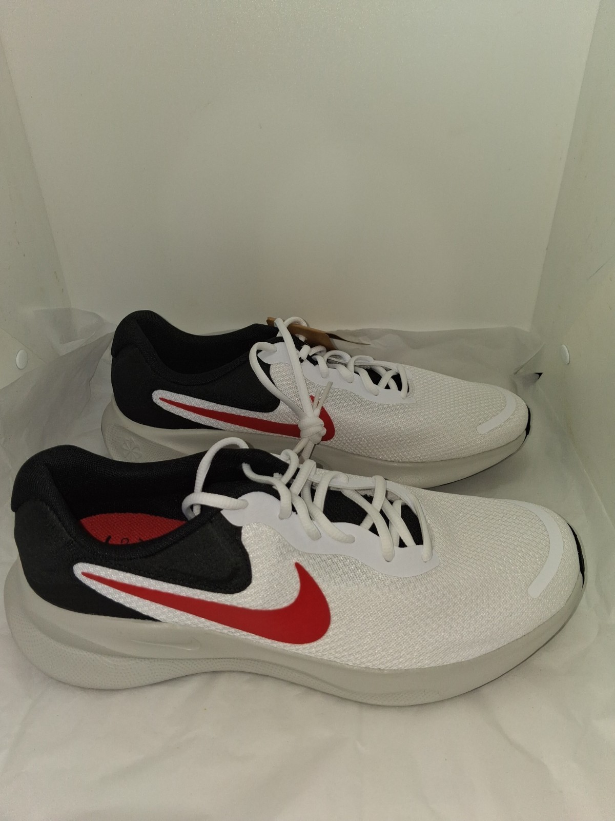 New Nike Revolution 7 FB2207-102 Men's 12 /Womens 13.5White Black Running Shoes