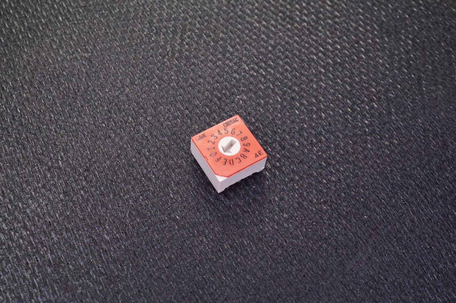 CRD16CM0SB C&K Switches DIP Coded Rotary Switch 10mm 16 Position 0.4VAC 20VDC
