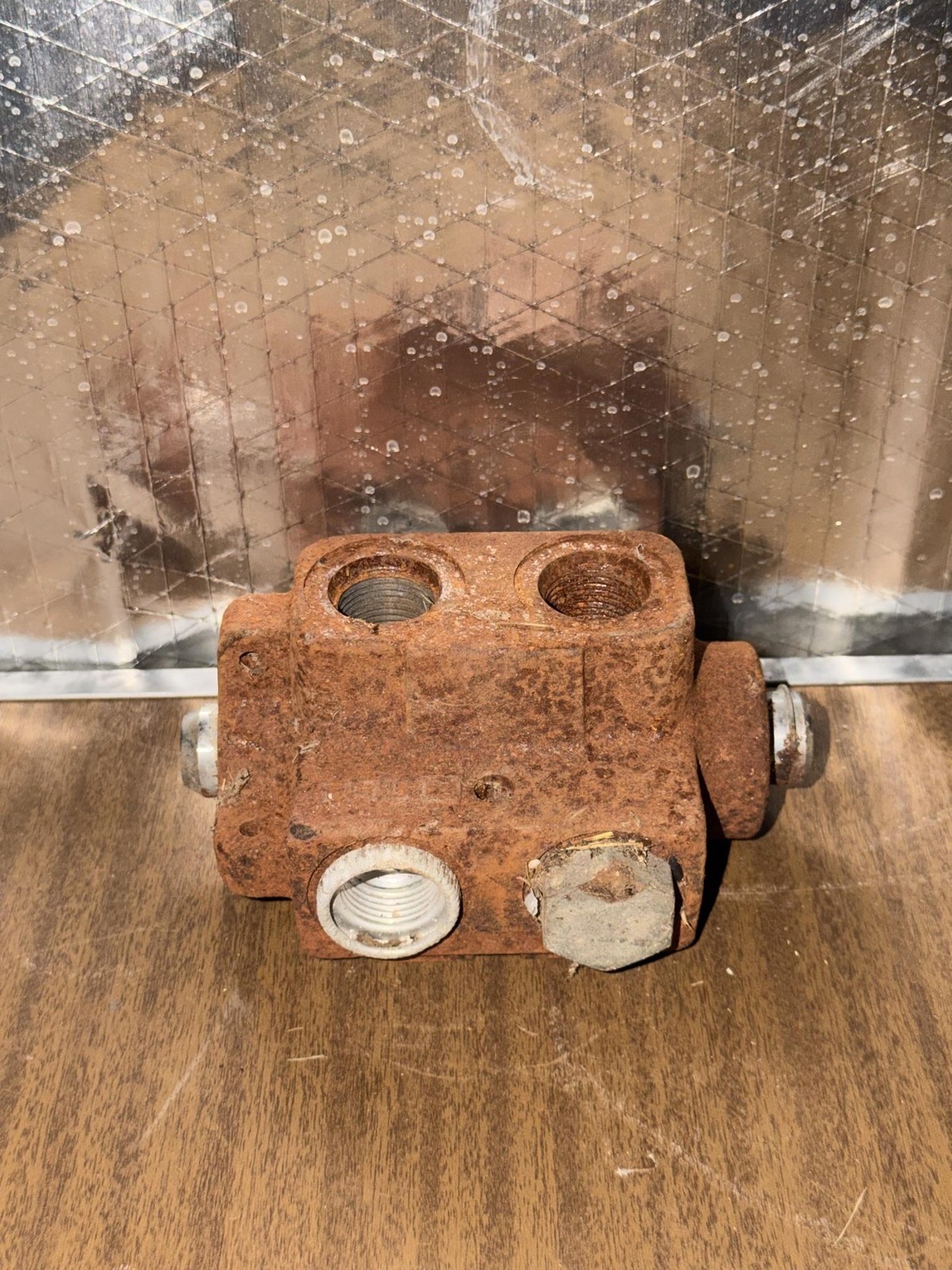 Hydraulic Valve Manifold Block 715-E Rusty Cast Iron Ports For Parts Repair
