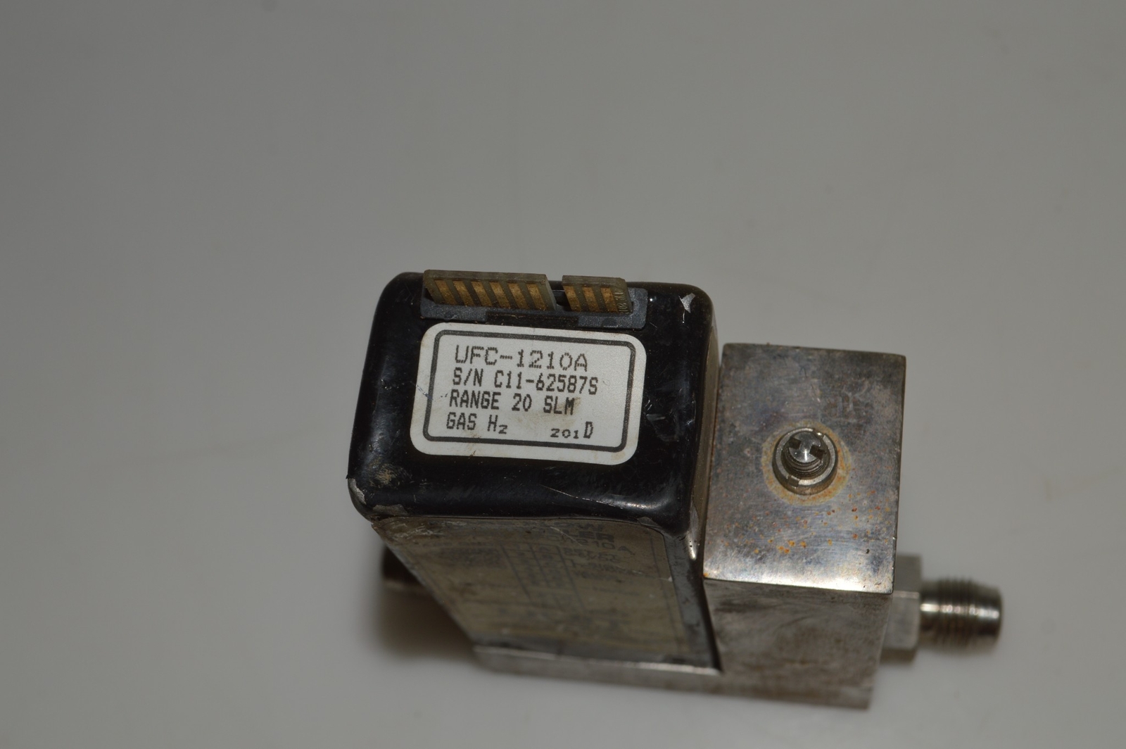 UNIT UFC-1210AMASS FLOW CONTROLLER- 20 SLM / H2 (RYR35)