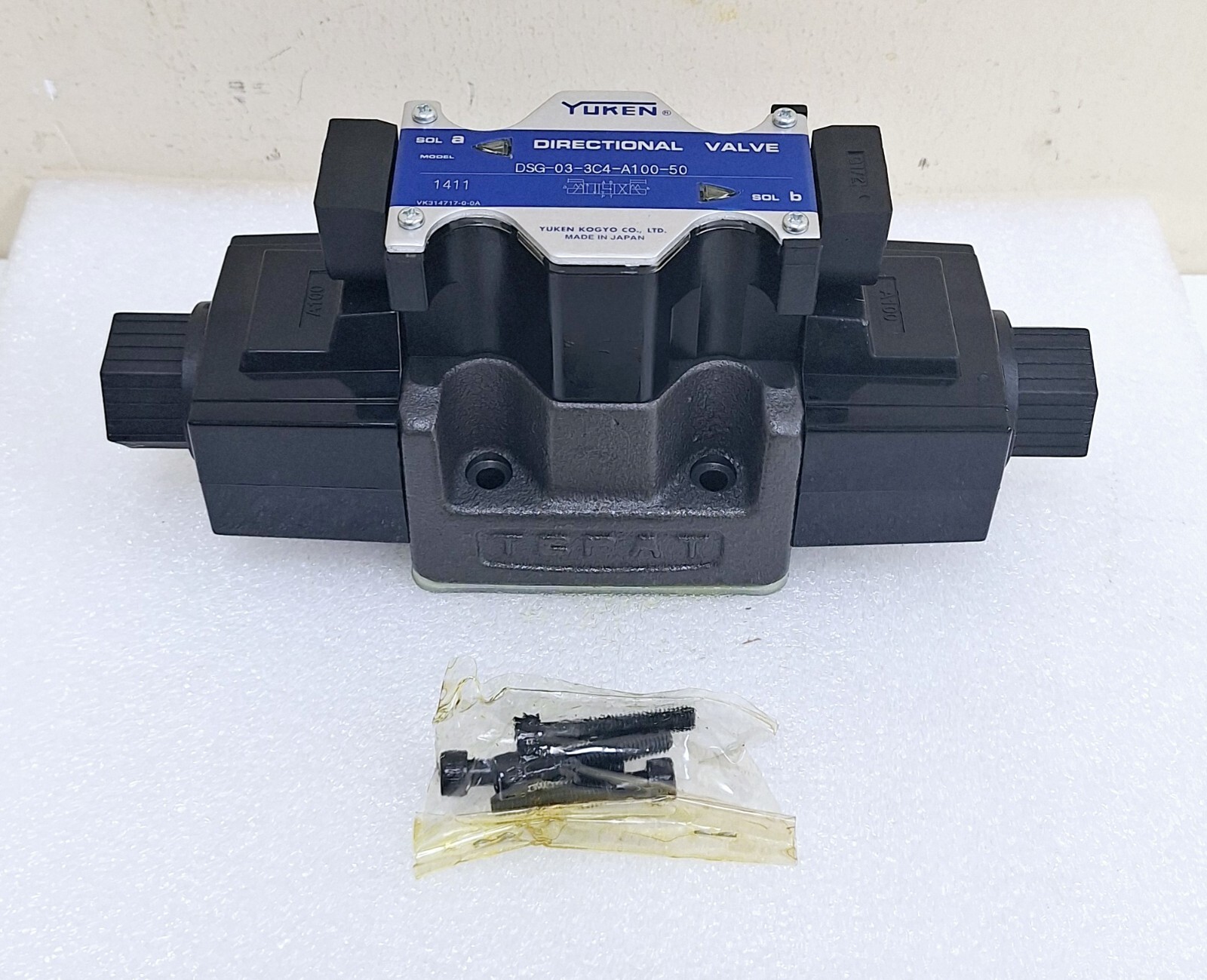 Yuken DSG-03-3C4-A100-50 Directional Valve