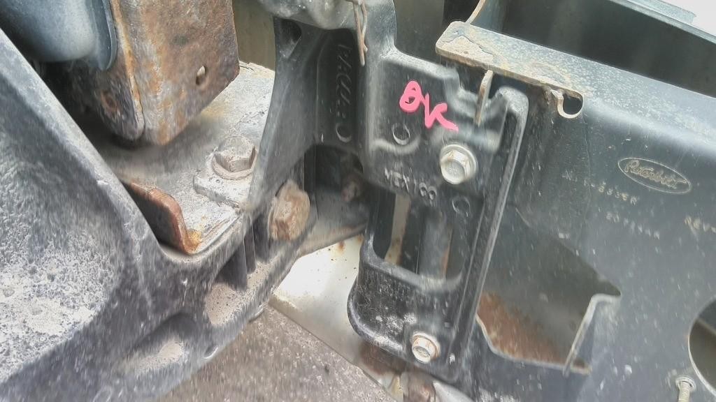 For 2017 PETERBILT 579 BUMPER BRACKET Right ,  OH