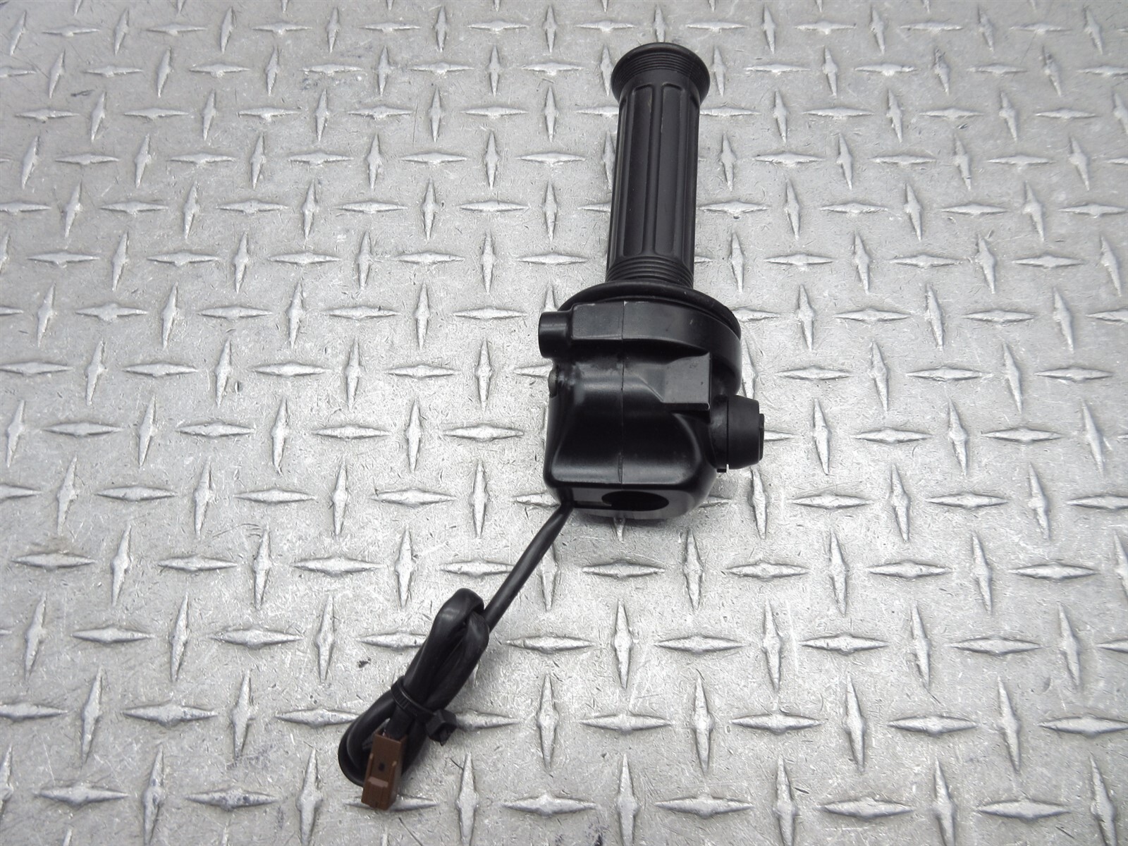 2015 15-17 Yamaha SR400C SR400 Right Switch Throttle Control Handlebar Grip