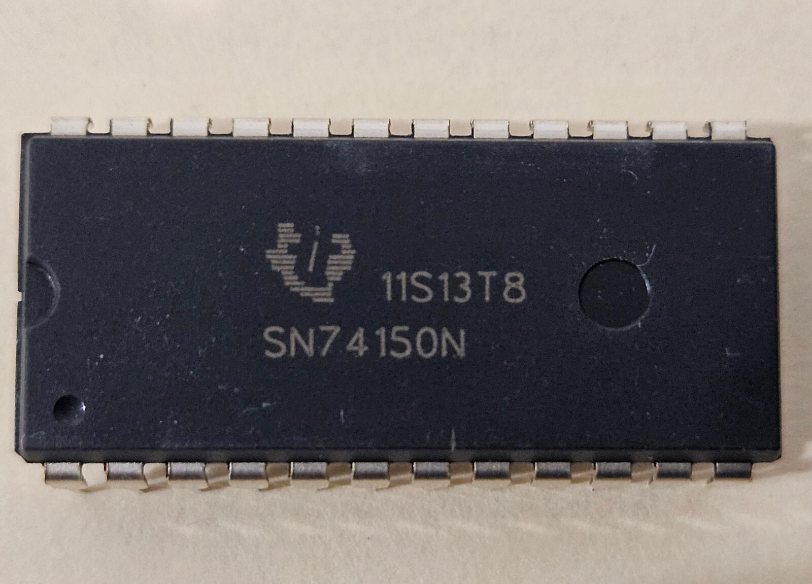 SN74150N  16 Input multiplexer.  1 x 16:1   DIP-24   Qty - 2 pcs  TI