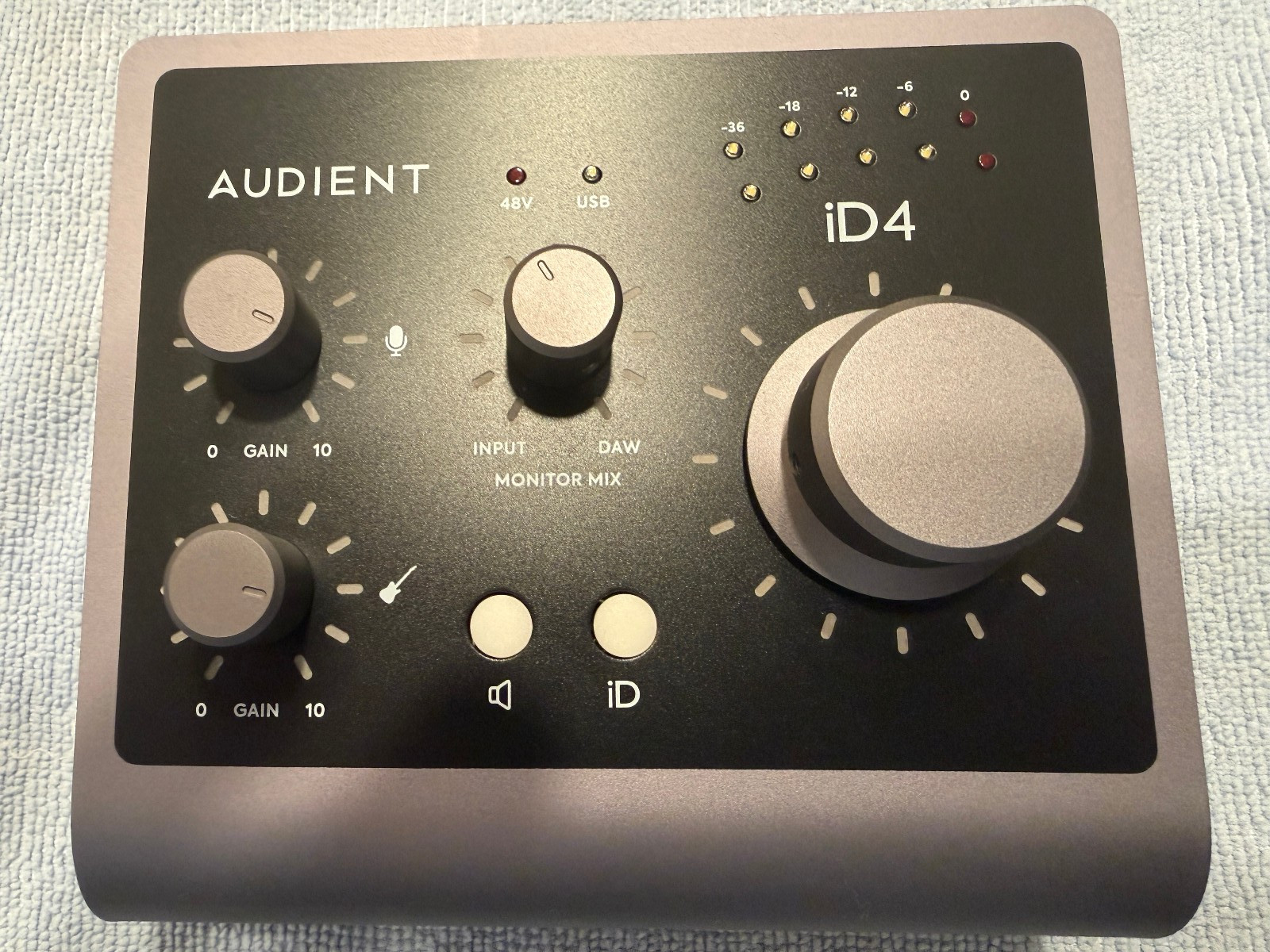 Audient iD4 MKII 2 x 2 USB-C Audio Interface