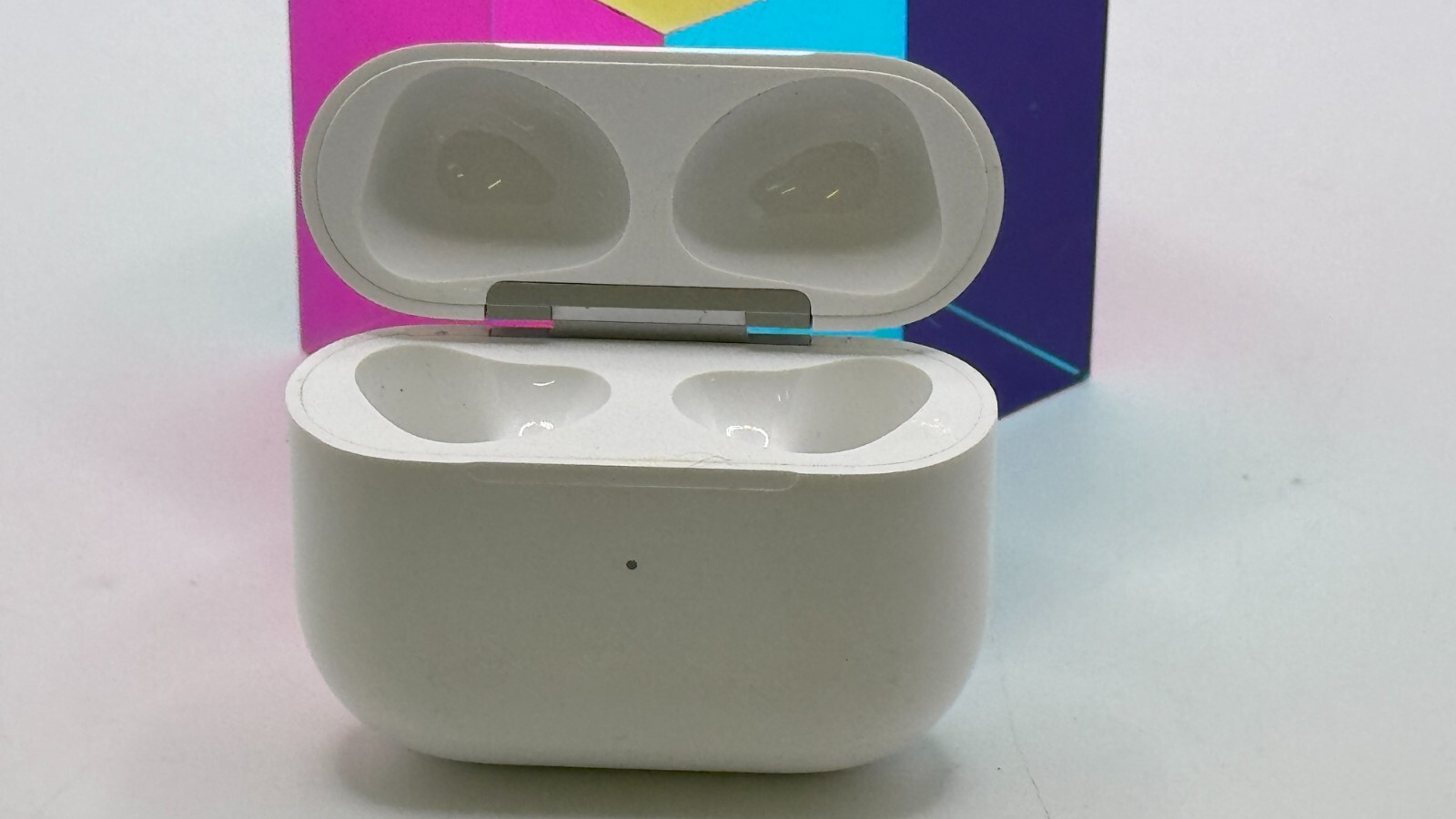 Apple AirPods 3RD GENERATION Charging Case ONLY Replacement - A2897 OEM GENUINE