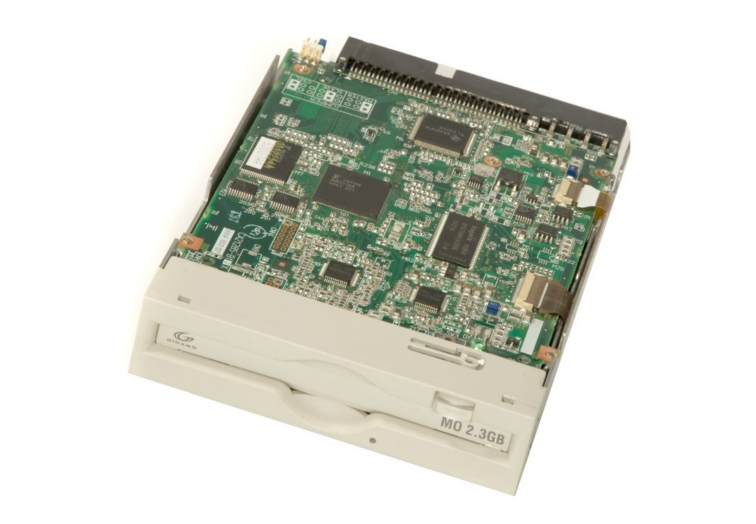 Fujitsu Mcj3230ss Dynamo Internal MO Drive 2.3GB