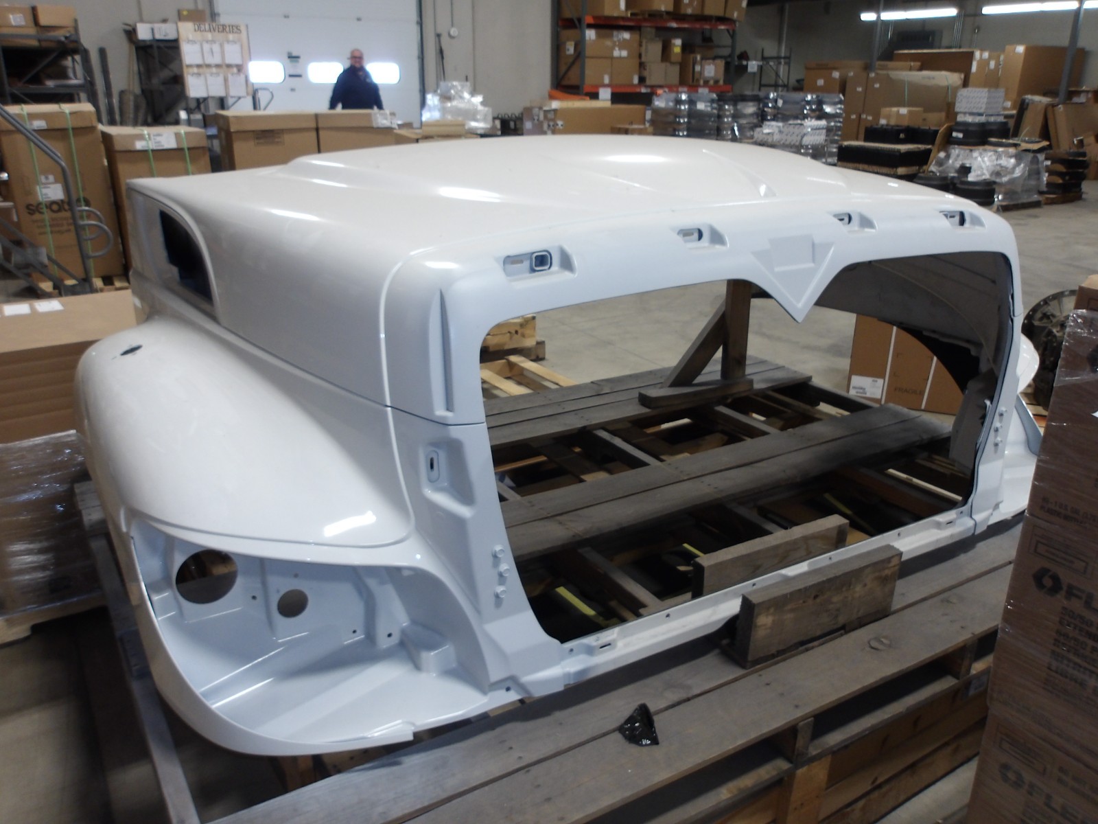 GENUINE NEW OEM INTERNATIONAL 7000 SERIES HOOD 3613761C94