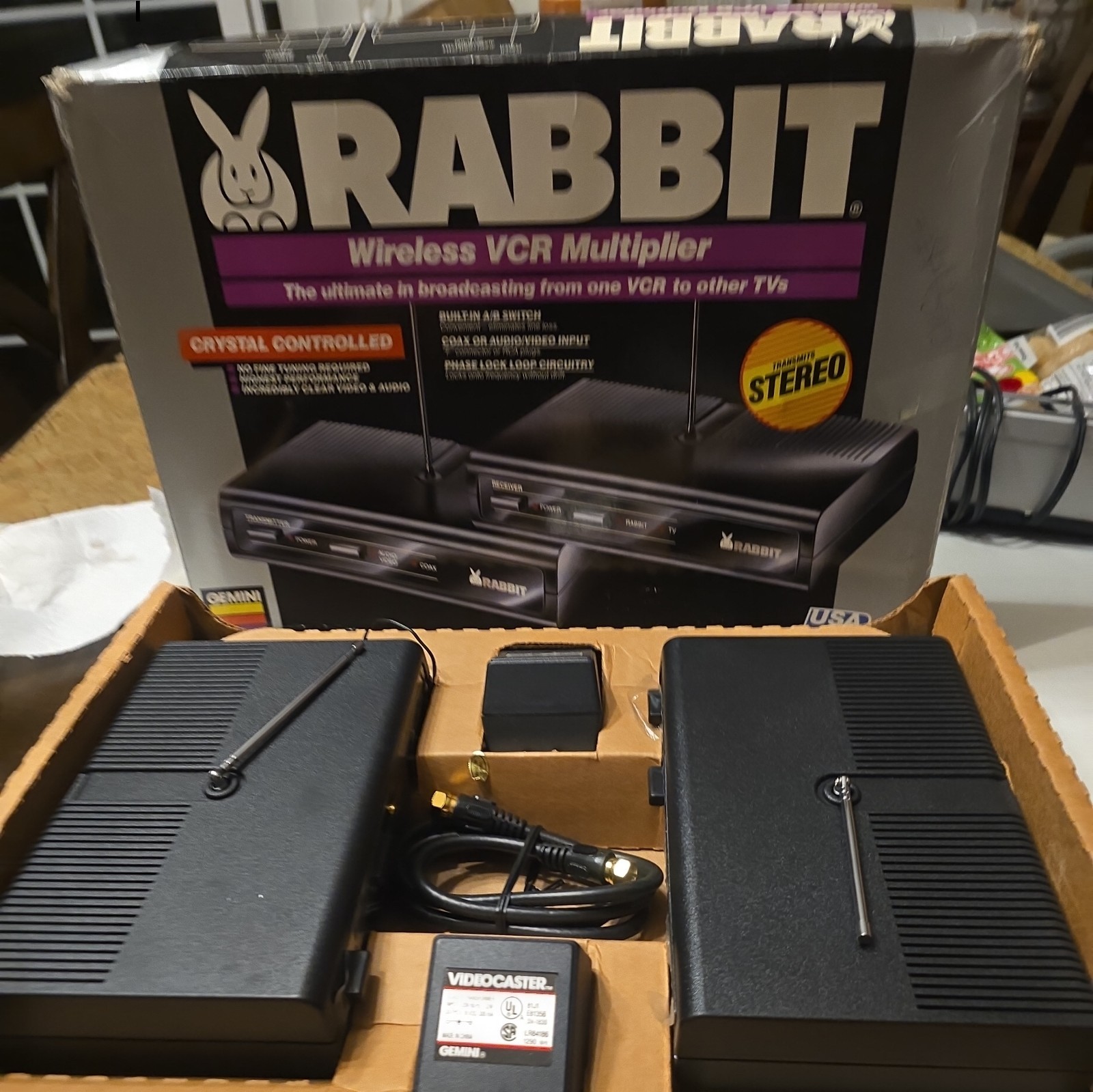 Gemini Rabbit Videocaster Wireless VCR Multiplier  Crystal Controlled Video