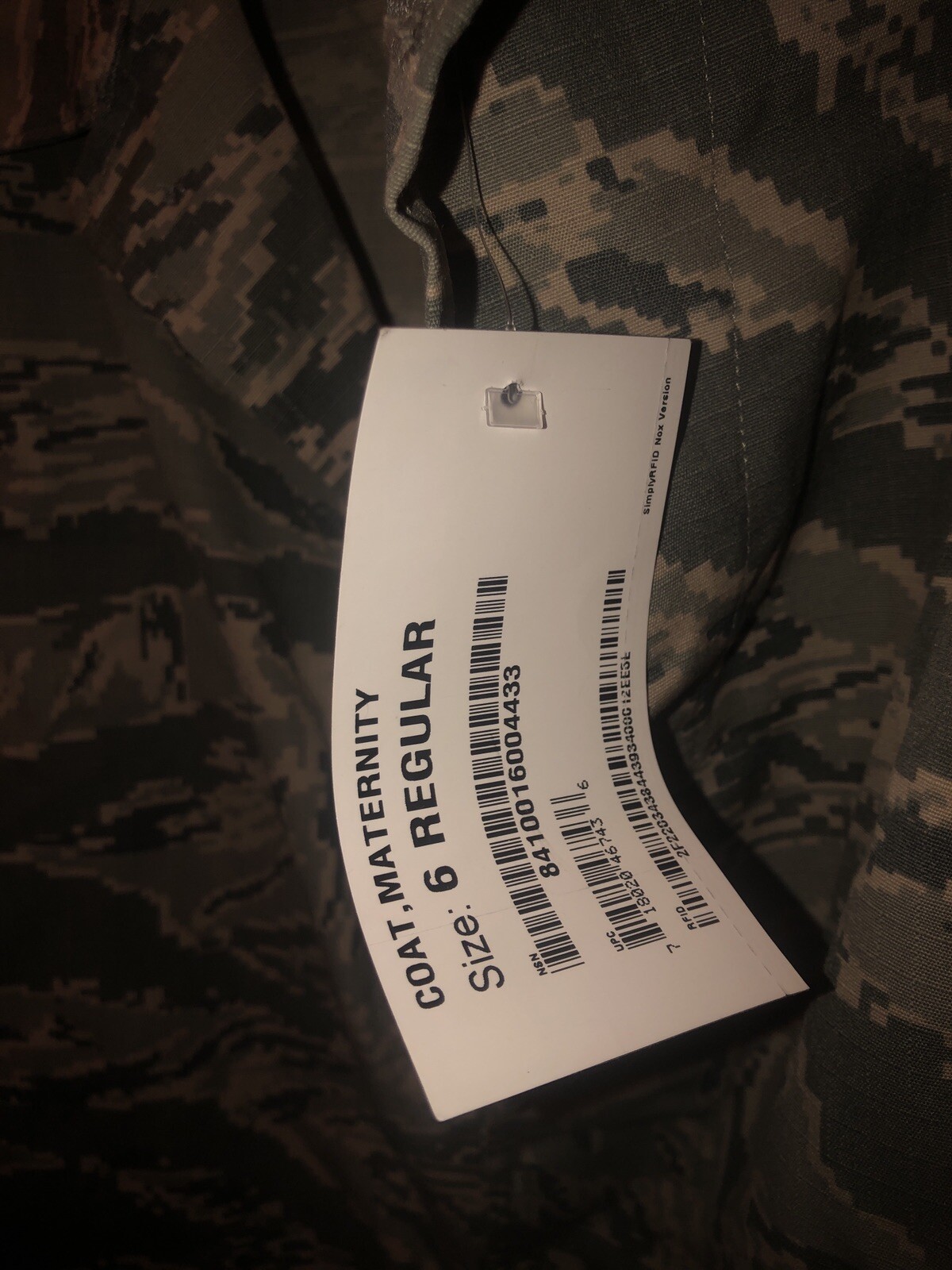 digital camo bdu Button Up maternity shirt size 6R—nwt
