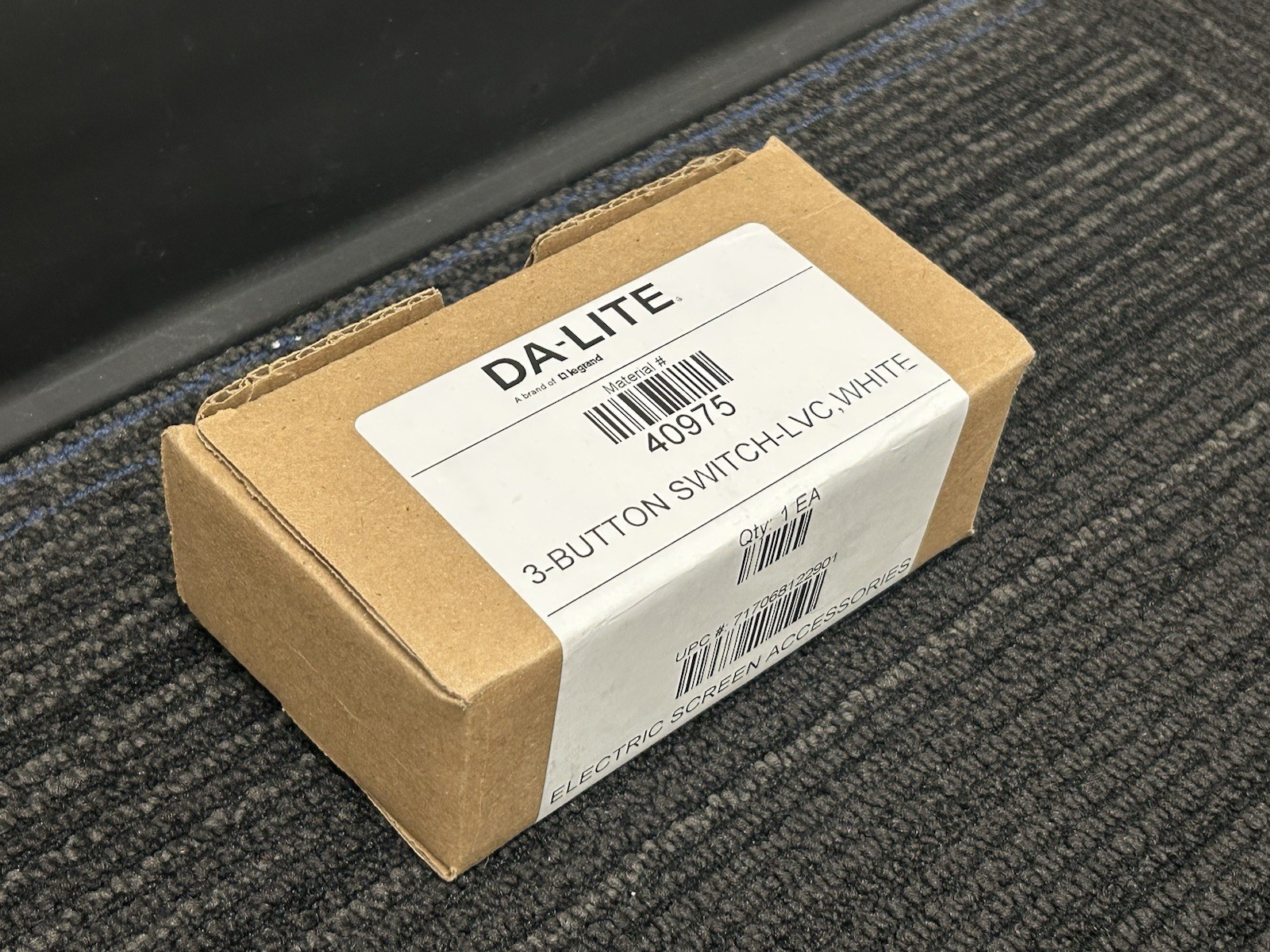 Da-Lite 40975 Three Button Low Voltage Control Switch