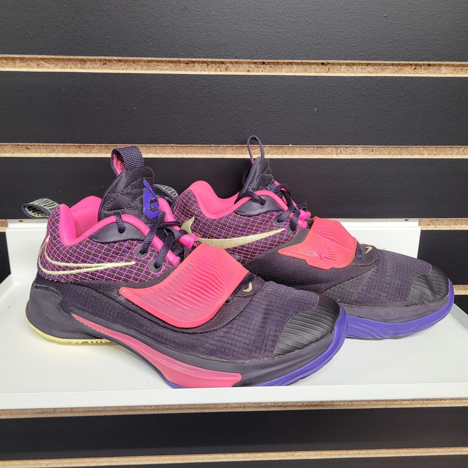 Nike Zoom Freak 3 DB4158-500 Purple Basketball Shoes Sneakers Size 6.5Y