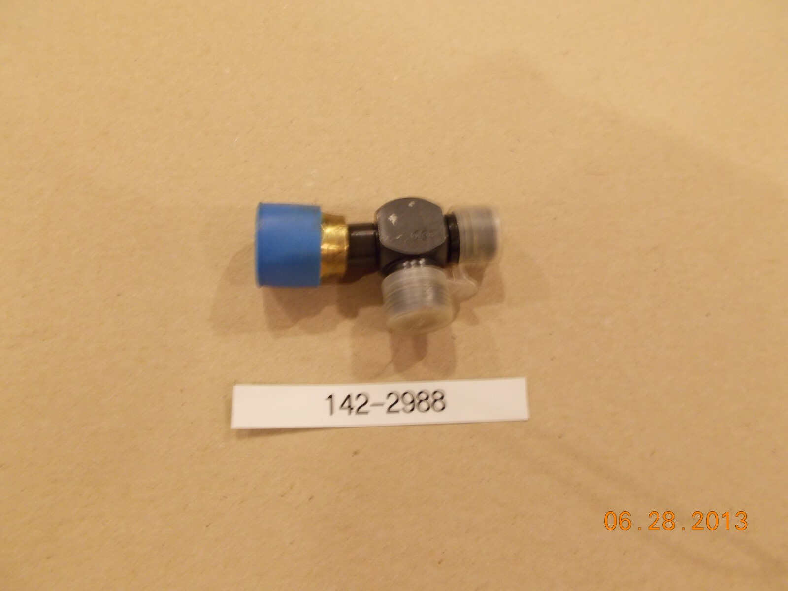 Caterpillar  142-2988 OEM  Orificed Tee-  New