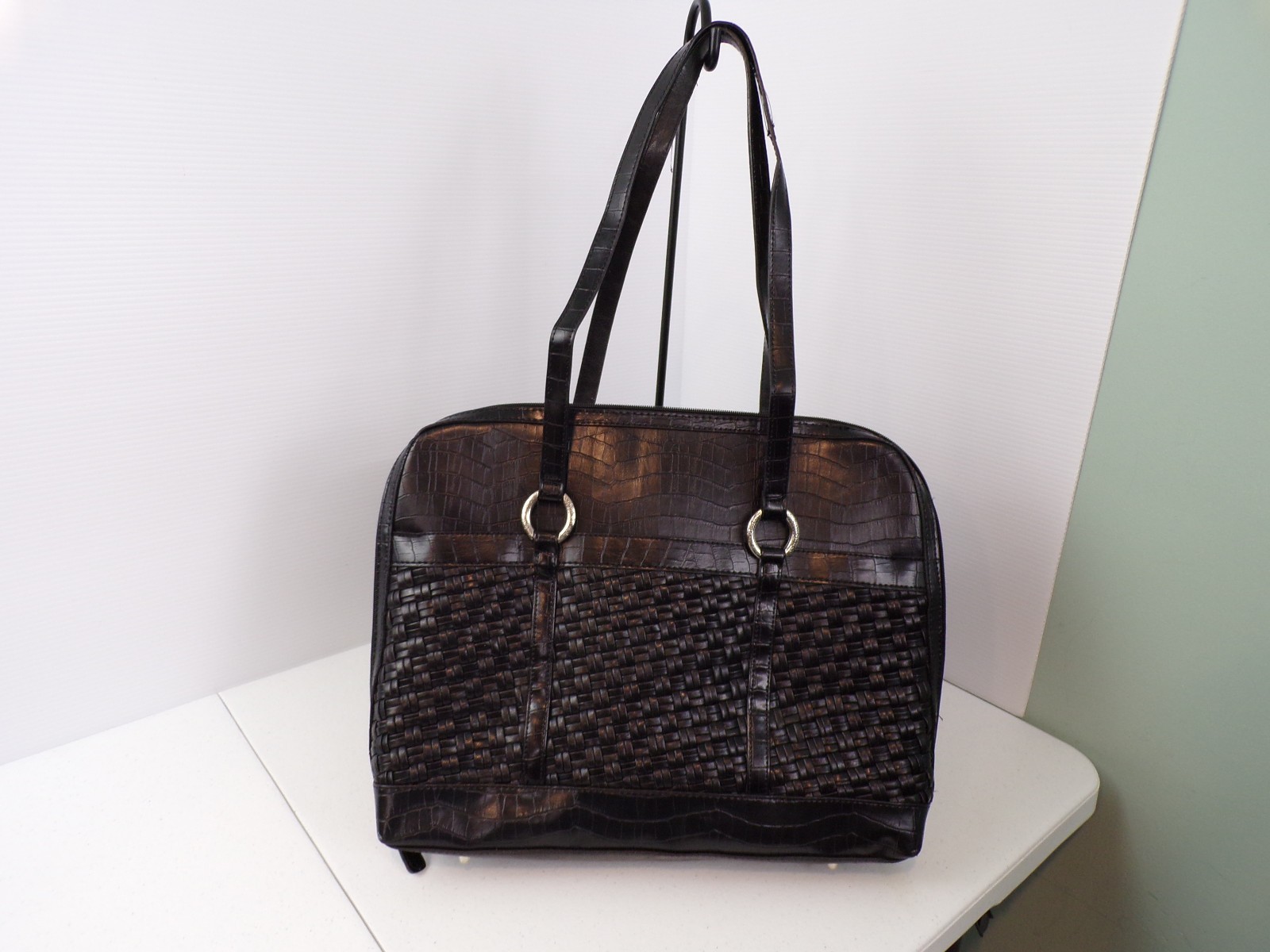 COLDWATER CREEK Hampton Messenger Bag Laptop Black Basketweave