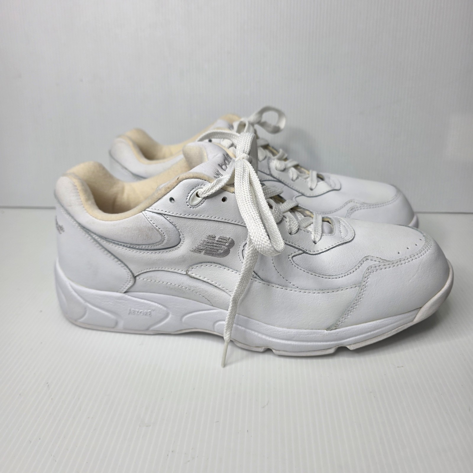 New Balance Sneakers Walking Strike Path 572 MW572WT White On White Size 12 D