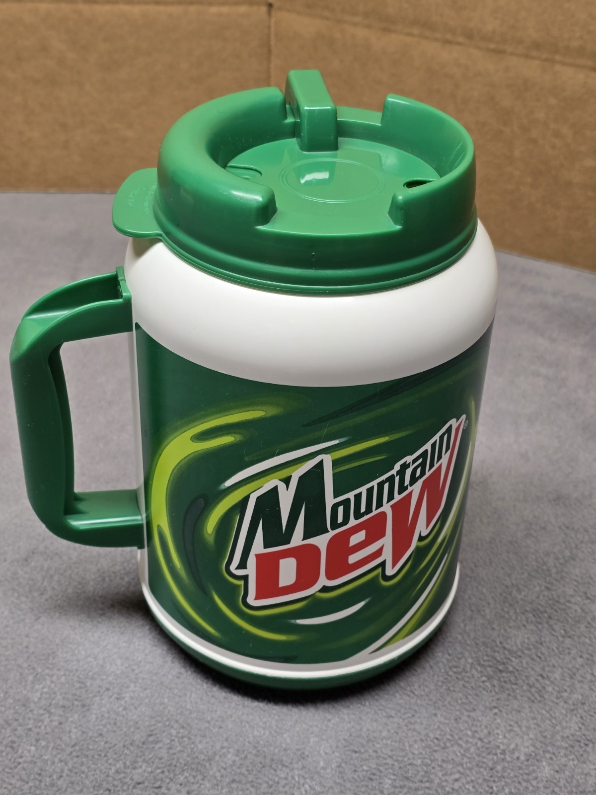 Vintage 64 Oz Mountain Dew Jumbo Whirley Green Insulated Plastic Travel Jug