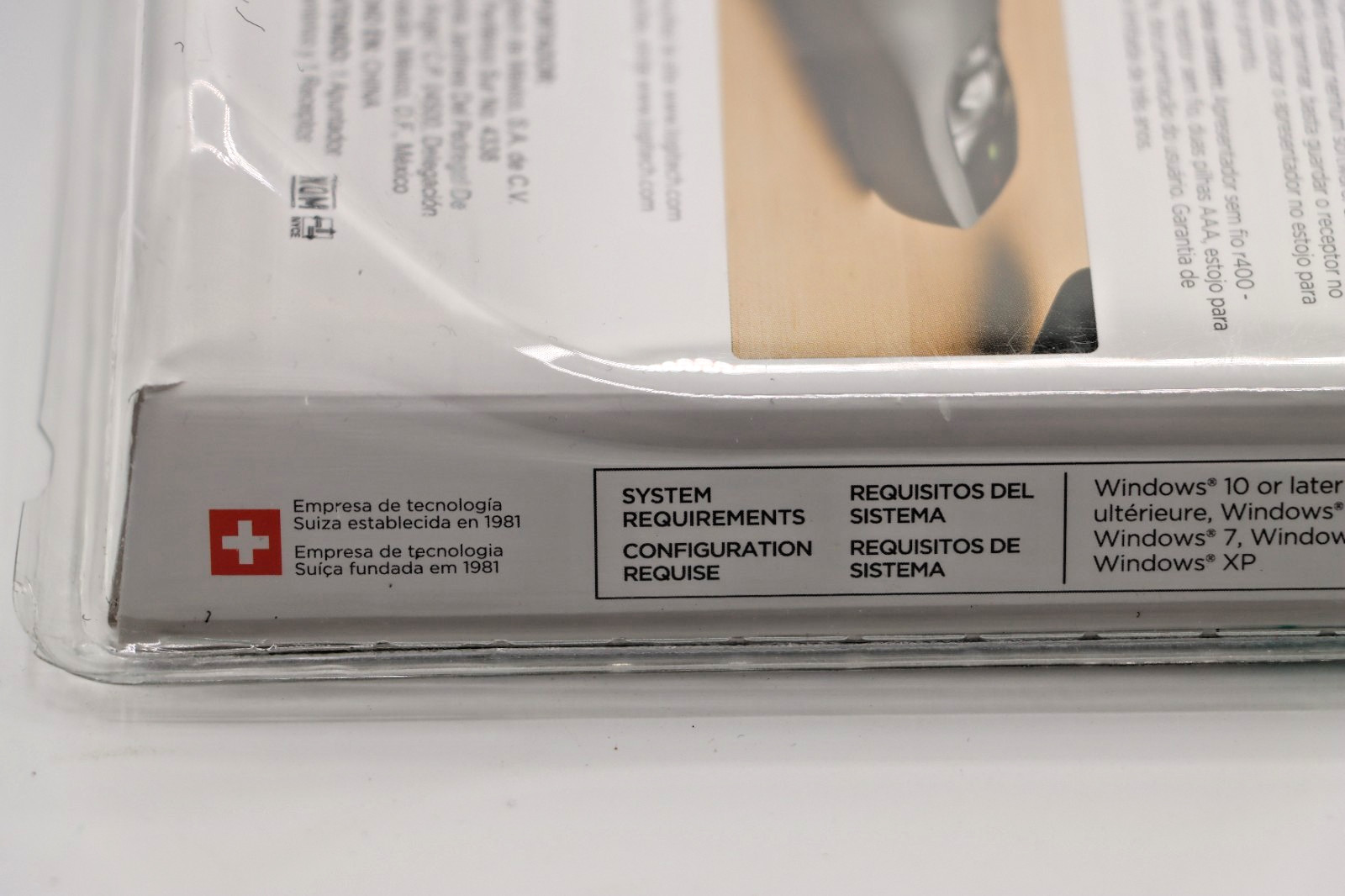 Logitech r400 Wireless Presenter Remote 50 ft Range Laser Pointer Slideshow