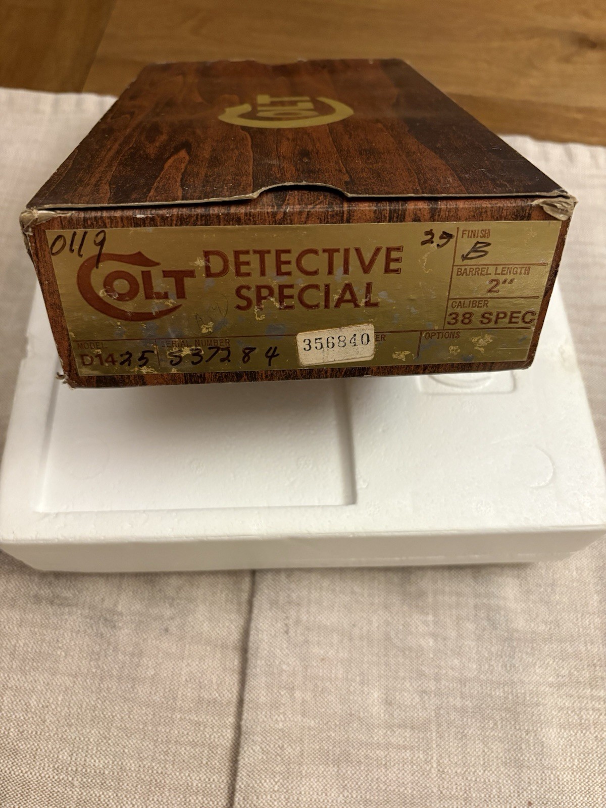 VINTAGE COLT DETECTIVE SPECIAL BOX