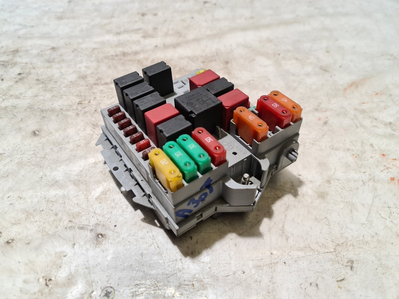 Fiat Bravo Under Bonnet Relay Fuse Box 1.4 T-Jet Petrol 2008 MK2 OEM 51790930